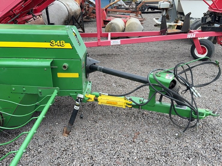 john-deere-348-image-3