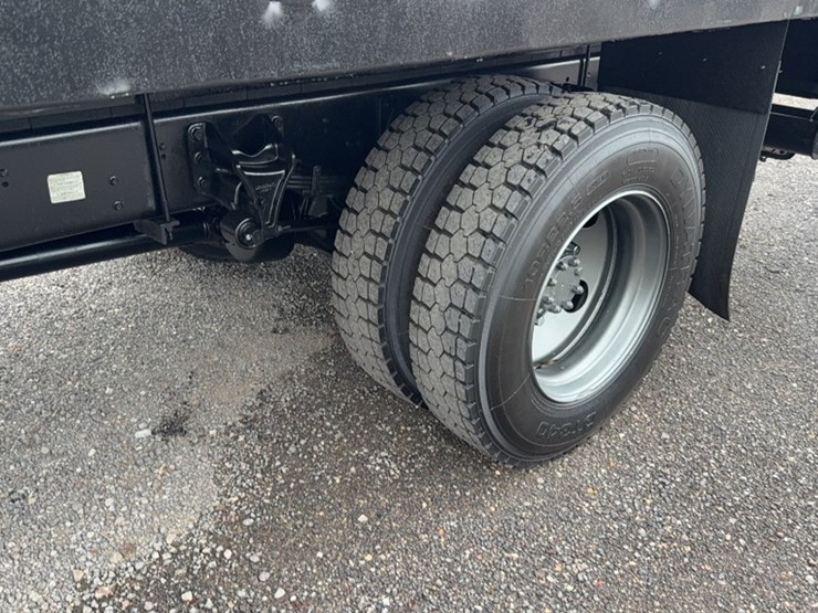 2004-ford-f650-image-11