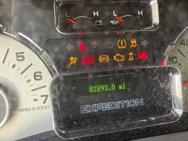 2014-ford-expedition-image-17