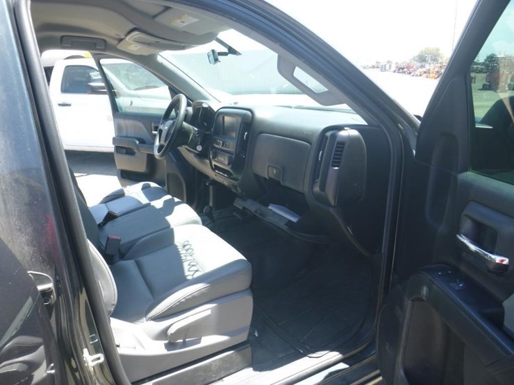 2018-chevrolet-1500-image-6