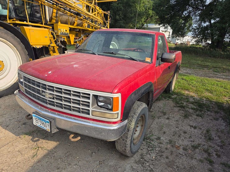 1989-chevrolet-cheyenne-3500-image-2