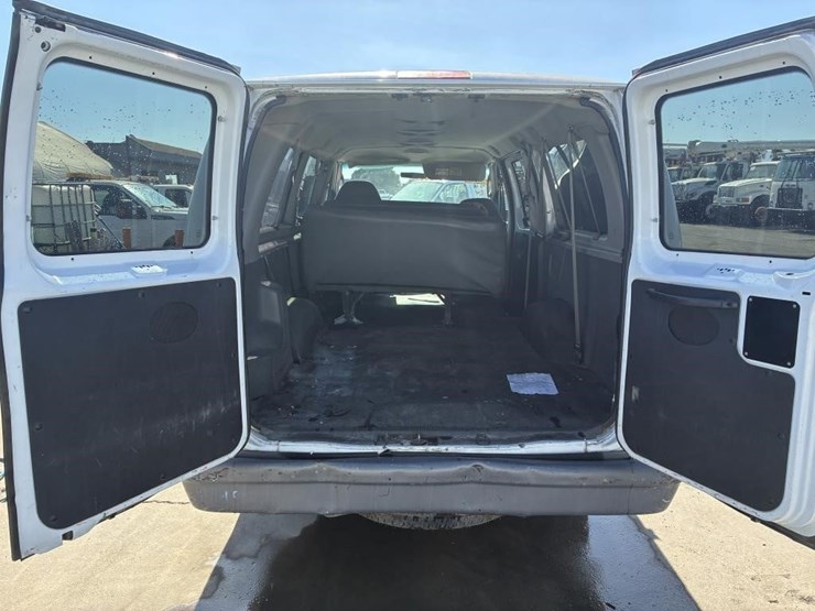 2007-ford-e350-image-22