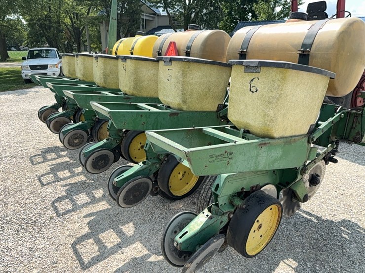 john-deere-7000-image-16