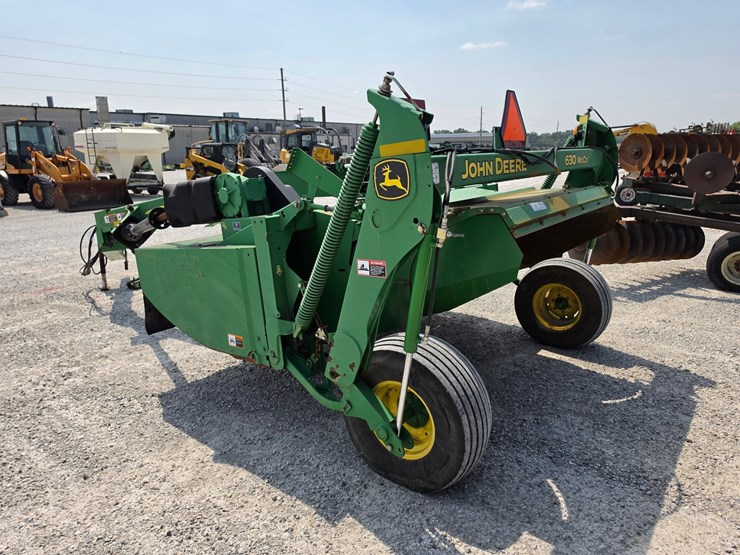 2009-john-deere-630-image-9