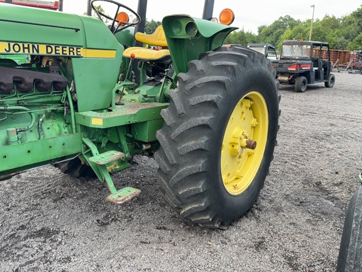john-deere-2940-image-18