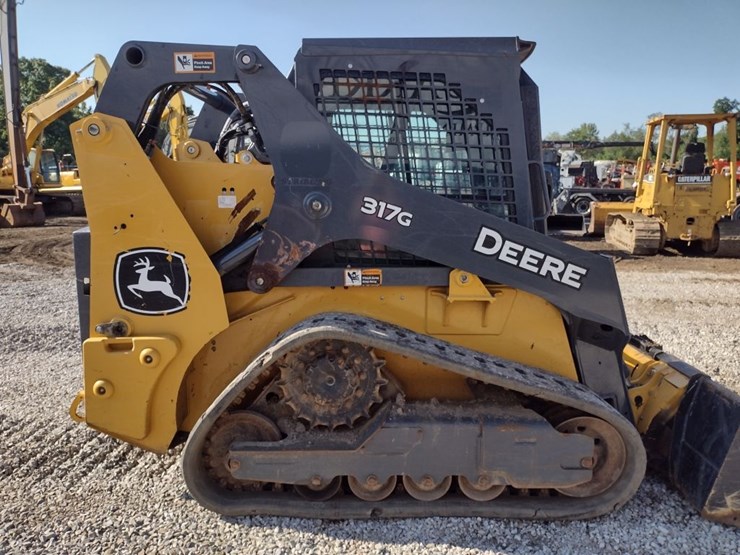 deere-317g-image-23