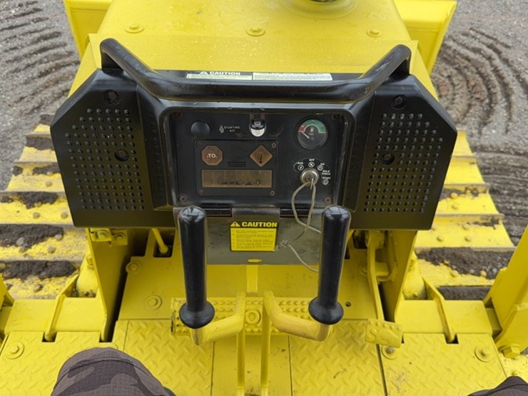 john-deere-450-image-12
