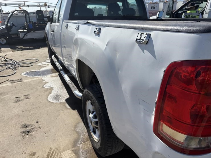 2012-gmc-sierra-2500hd-image-12