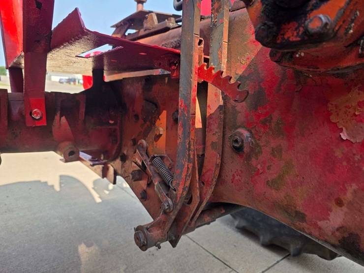 1951-massey-ferguson-44-image-41