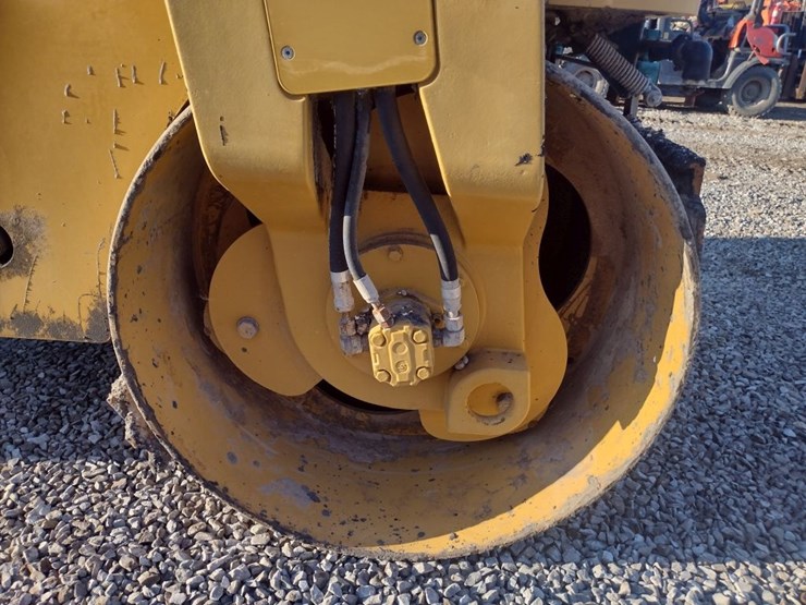 caterpillar-cb34xw-image-18