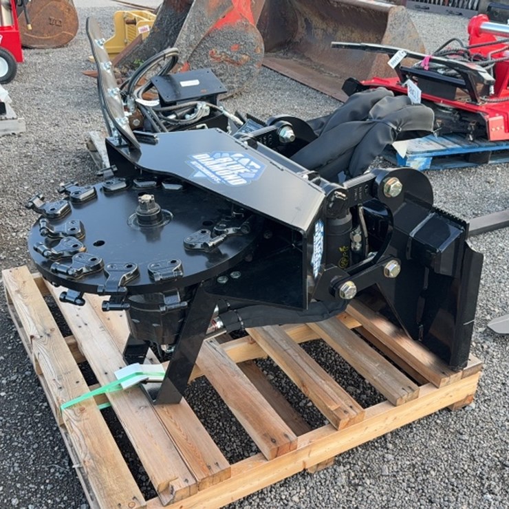 #2019 • BLUE DIAMOND SKID STEER STUMP GRINDER
