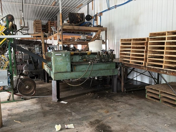 #151-•-universal-machinery-pallet-nailer-image-2