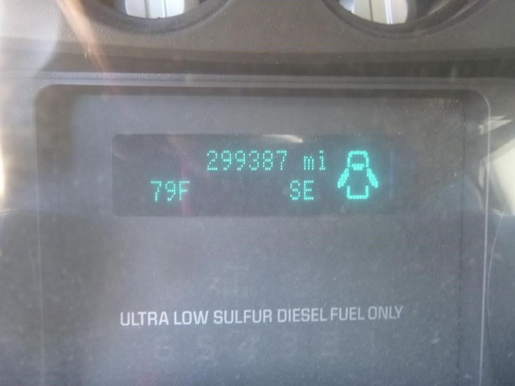 2013-ford-f550-image-22