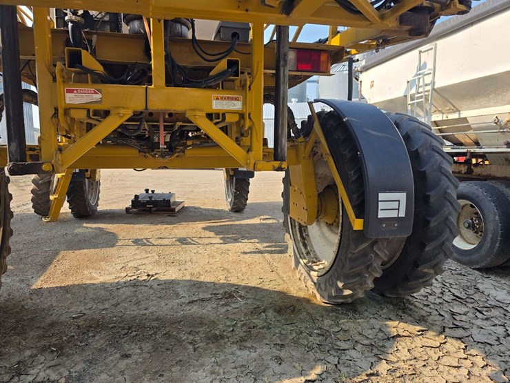 rogator-1074-self-propelled-sprayer,-100'-booms,-currently-winterized,-320/90r50-tires,-rears-with-d-image-21