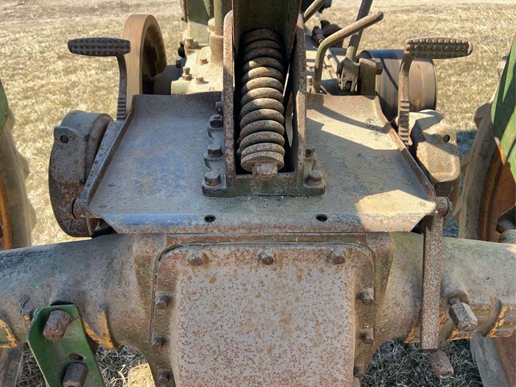 john-deere-model-b-image-39