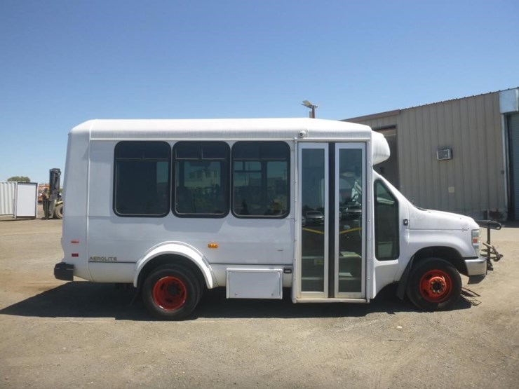 2015-ford-e350-image-7