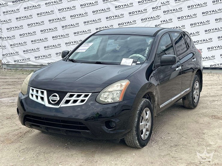 2013-nissan-rogue-image-1