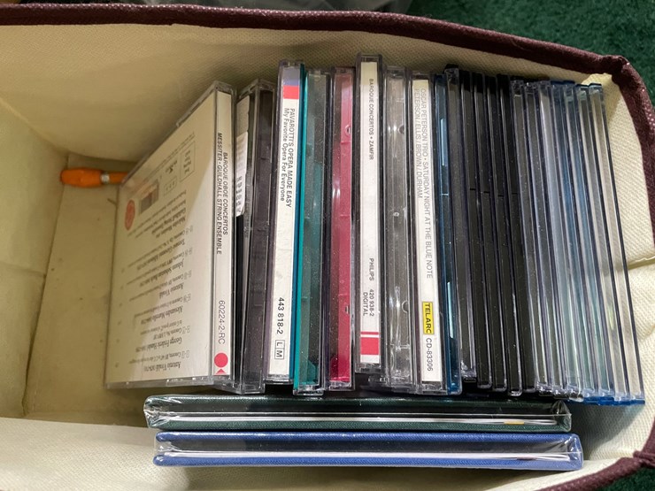 #7316-•-cds-and-cd-organizer-image-6