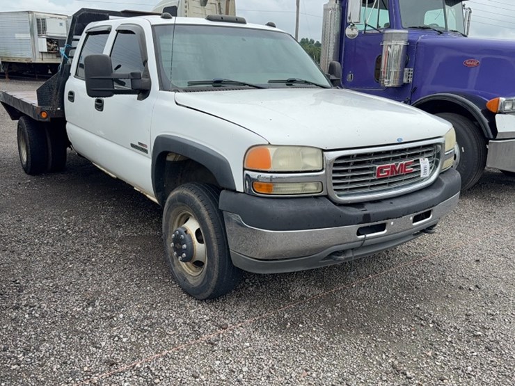 2001-gmc-3500-image-3