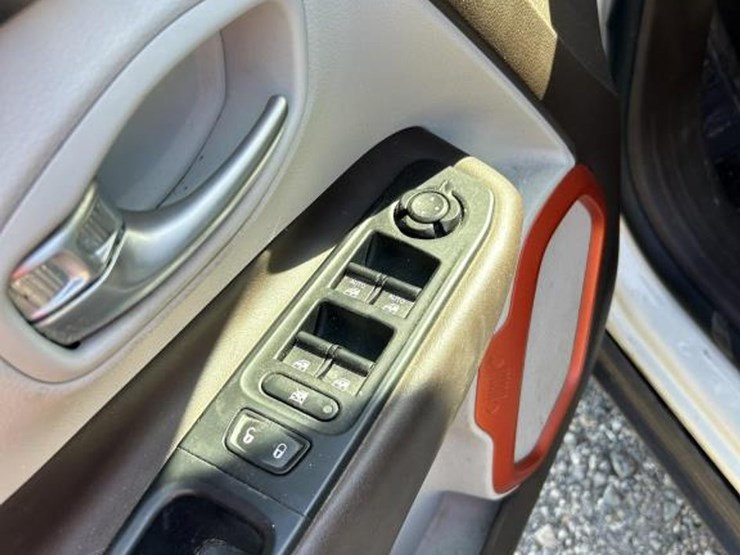 2017-jeep-renegade-image-7