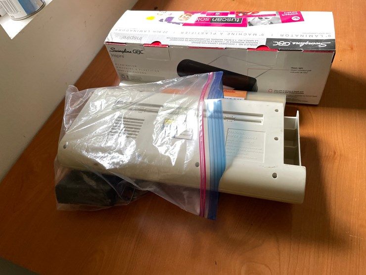 #7312-•-laminator-and-portable-shredder-image-5
