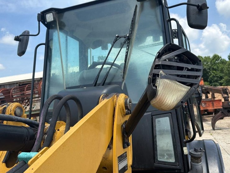 2015-caterpillar-908h2-image-53
