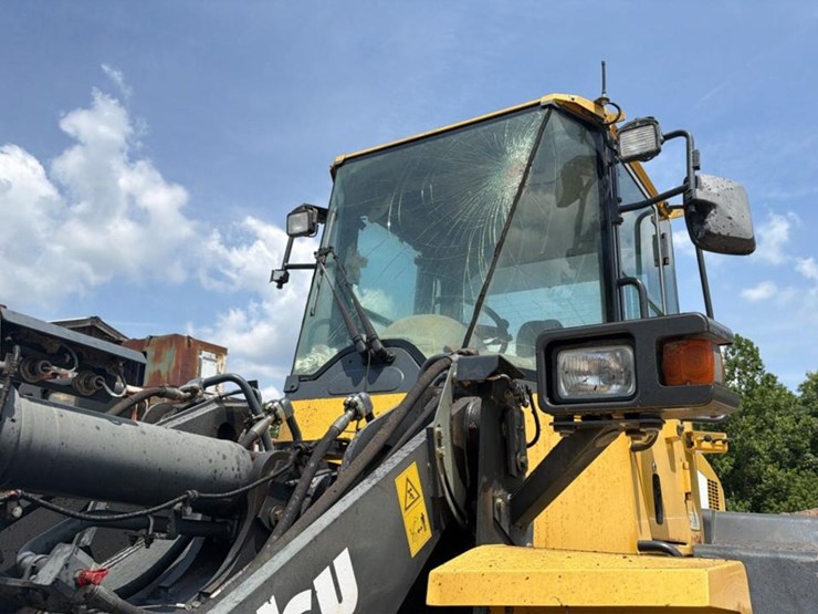 2012-komatsu-wa200-image-52
