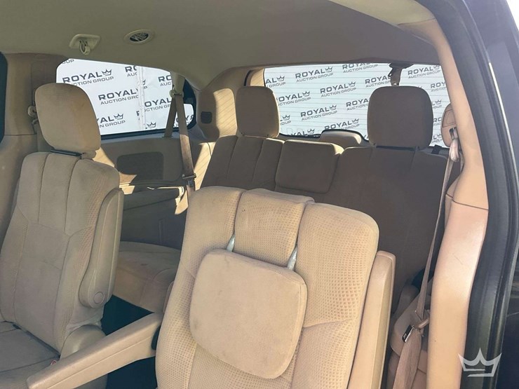 2014-dodge-grand-caravan-image-17