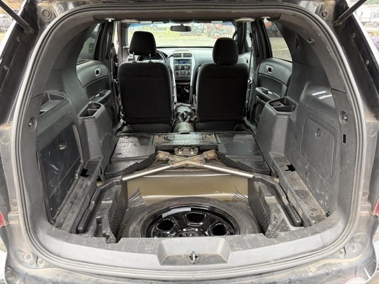 2014-ford-explorer-image-23