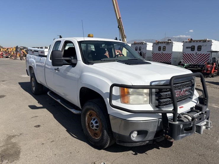 2012-gmc-sierra-2500hd-image-2