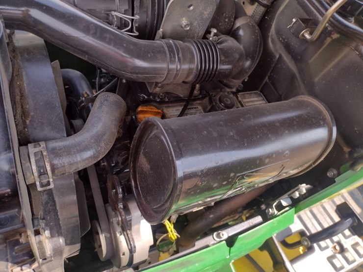 john-deere-2305-image-33