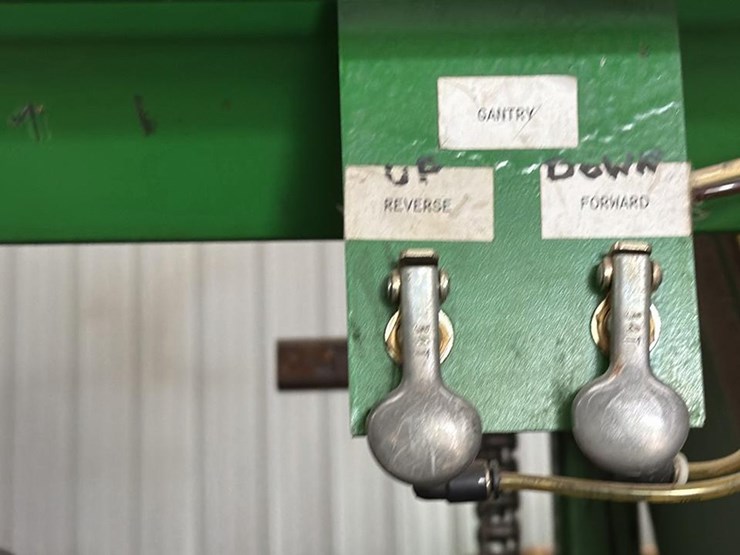 #151-•-universal-machinery-pallet-nailer-image-9