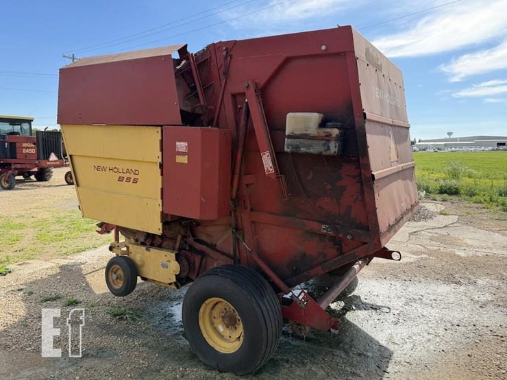 new-holland-855-image-4