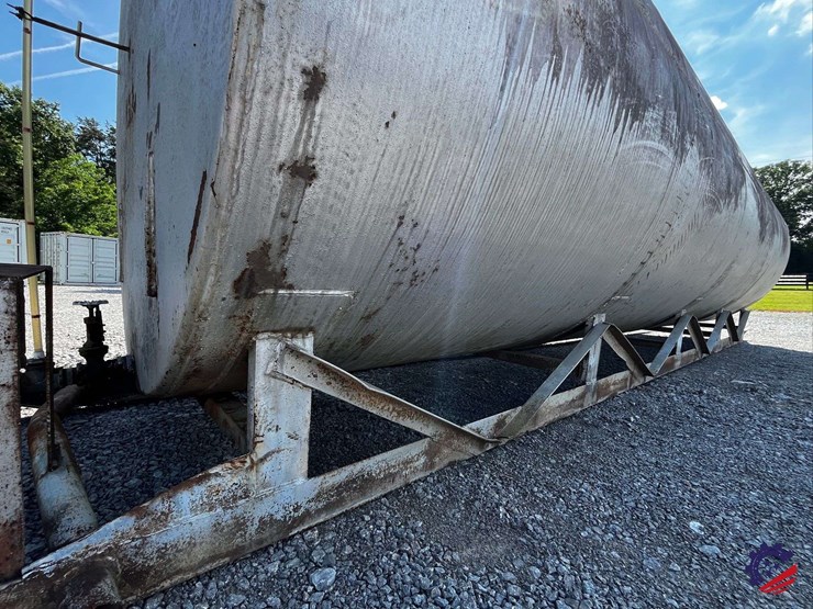 10k-gallon-/-off--road-diesel-fuel-tank-image-18