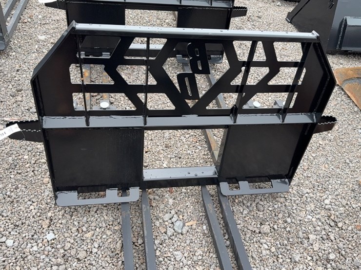 #2065-•-blue-diamond-48"-skid-steer-brick-image-3