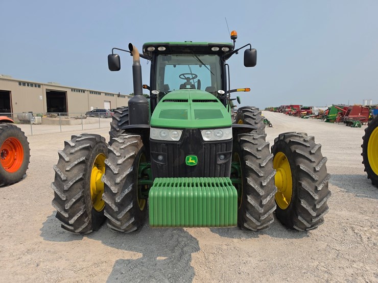 john-deere-8285r-image-2