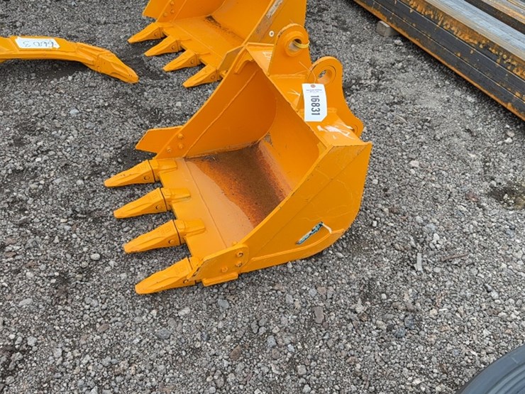 caterpillar-305-image-2