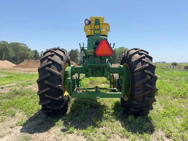 john-deere-3020-image-5