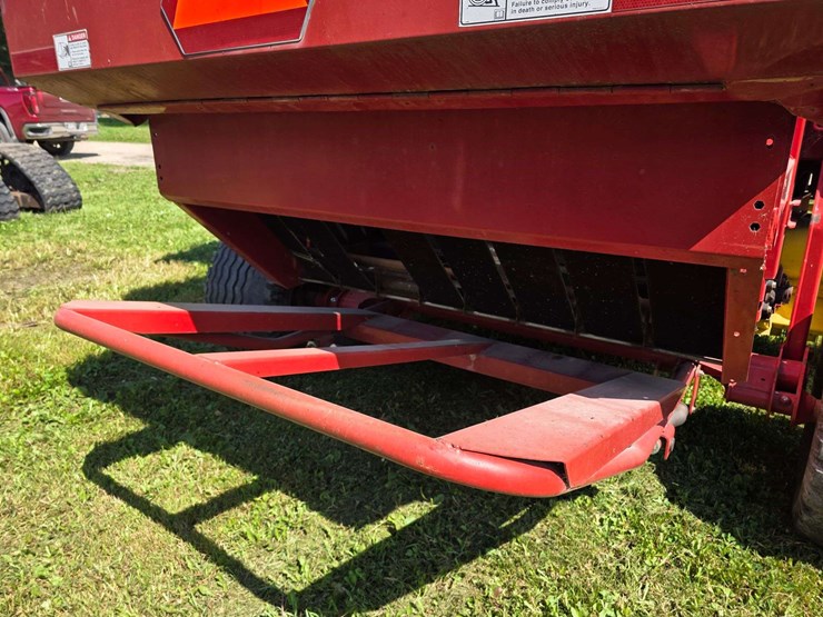 new-holland-br7090-image-35