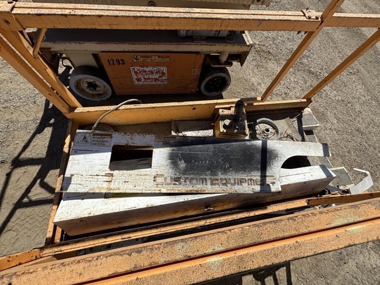 2005-custom-equipment-hb1030-image-5