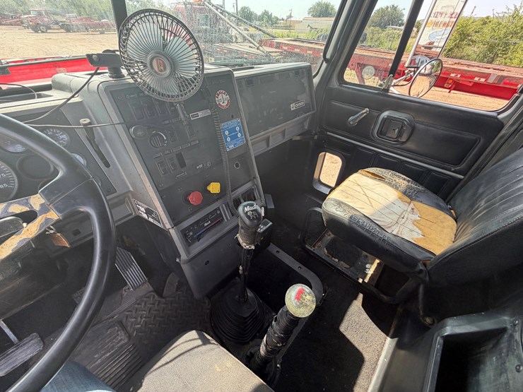 1999-mack-ch612-image-19