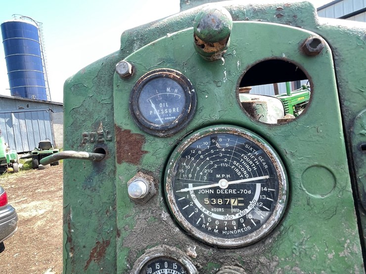 john-deere-70-image-32