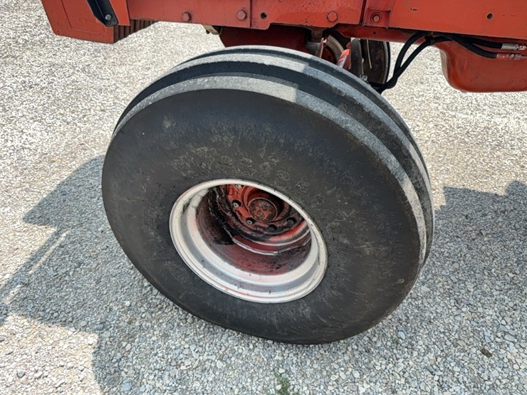 case-2590-tractor-image-21