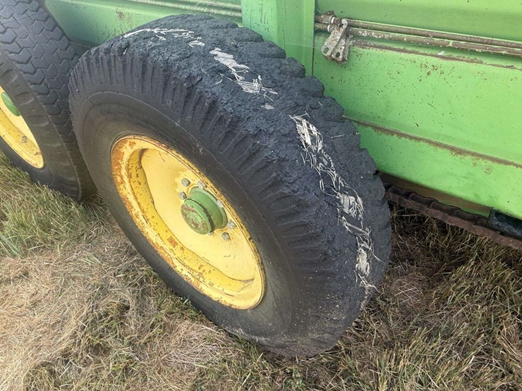 john-deere-660-image-22