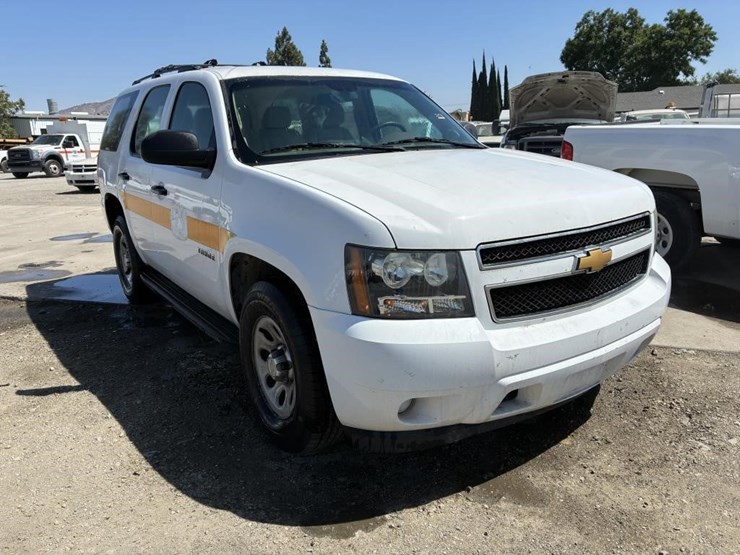 2014-chevrolet-tahoe-image-2