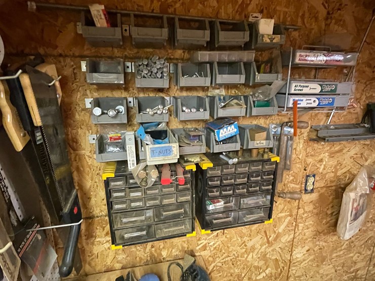 #7127-•-contents-of-wall-image-3