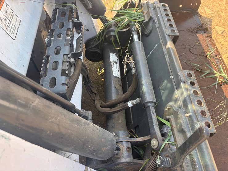 2015-bobcat-t650-image-9