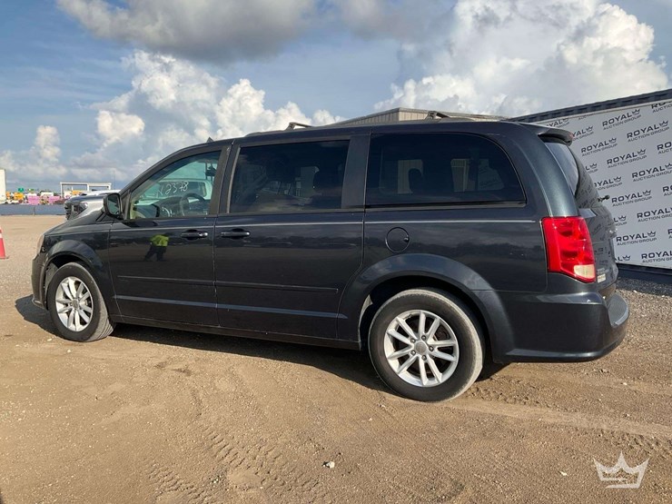 2014-dodge-grand-caravan-image-4
