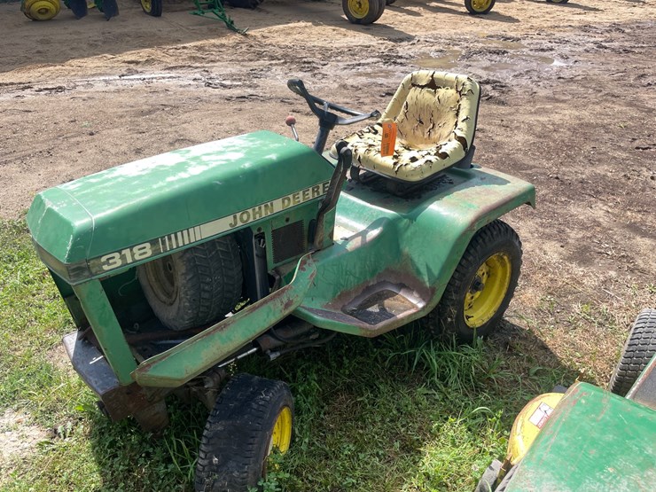 john-deere-318-image-1
