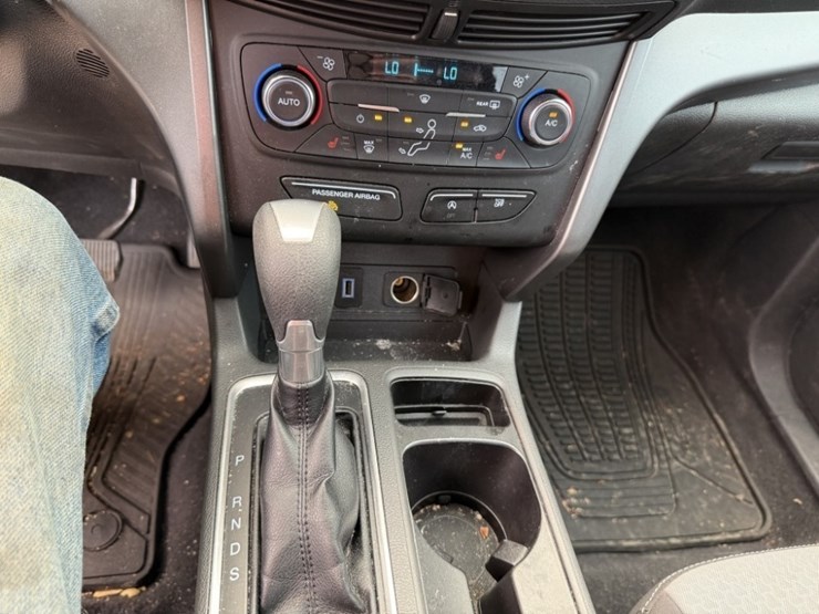 2017-ford-escape-se-image-26